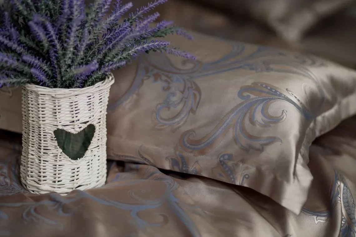 Beige Baroque Bedding Set