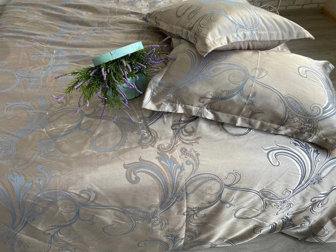 Beige Baroque Bedding Set