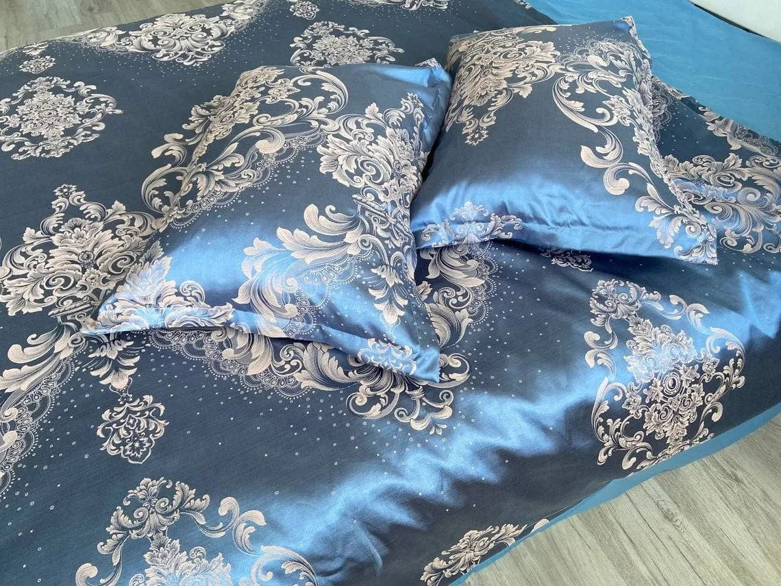 Blue with pattern Bedding Set
