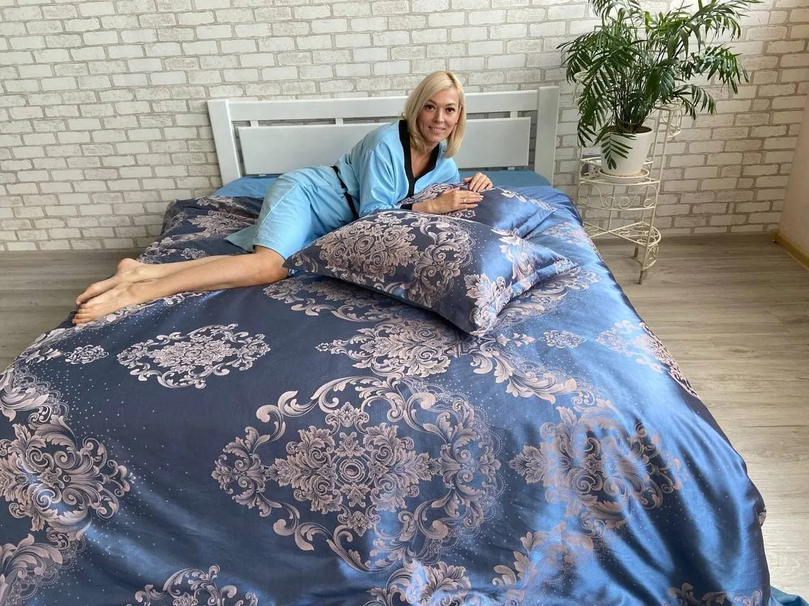 Blue with pattern Bedding Set