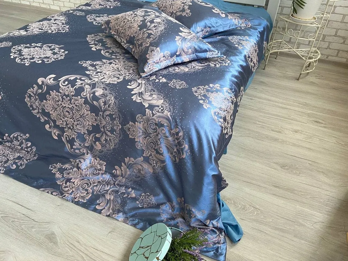 Blue with pattern Bedding Set