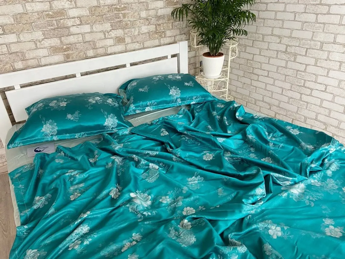 Emerald with silver flowers Bedding Set