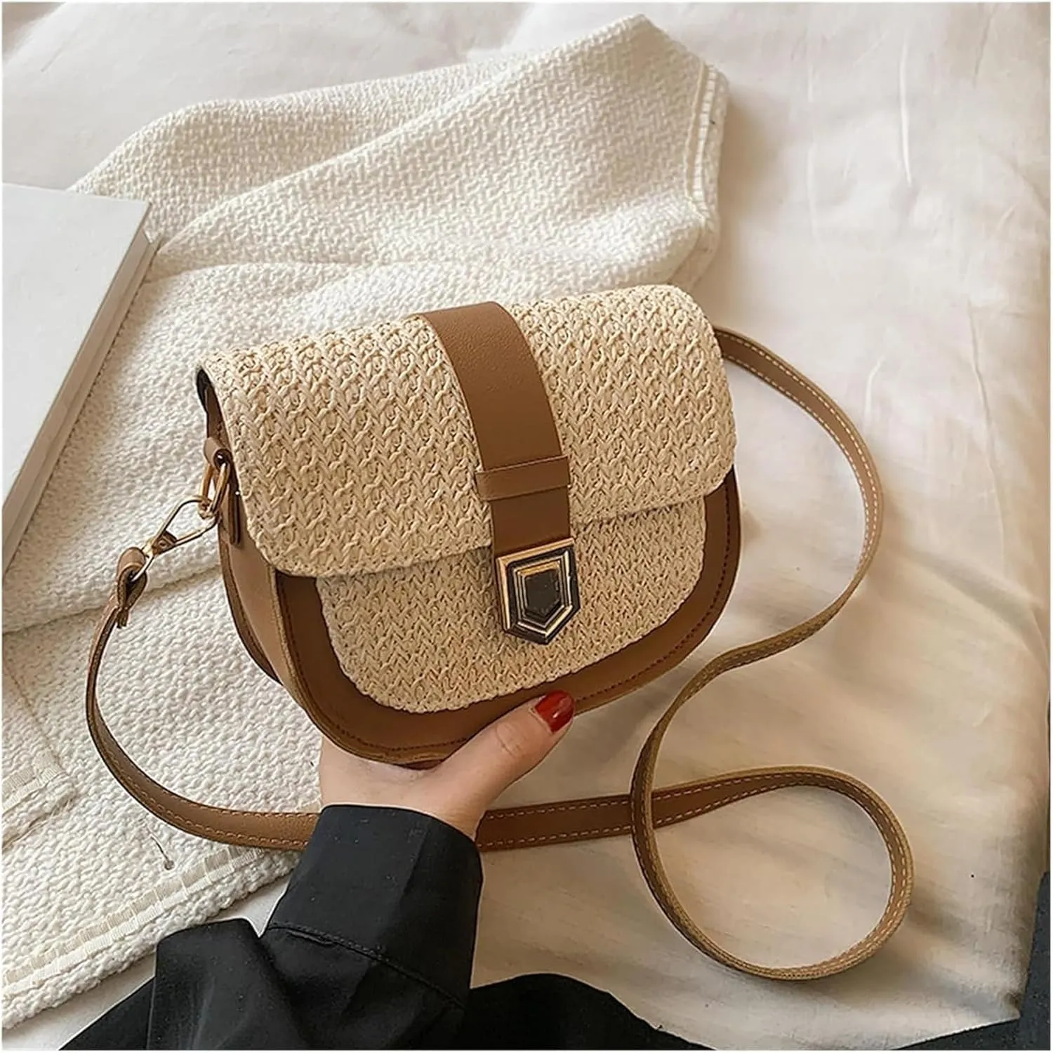 Fashionable Woven Straw Bag for Women | Simple & Fresh Crossbody Shoulder Saddle Bag