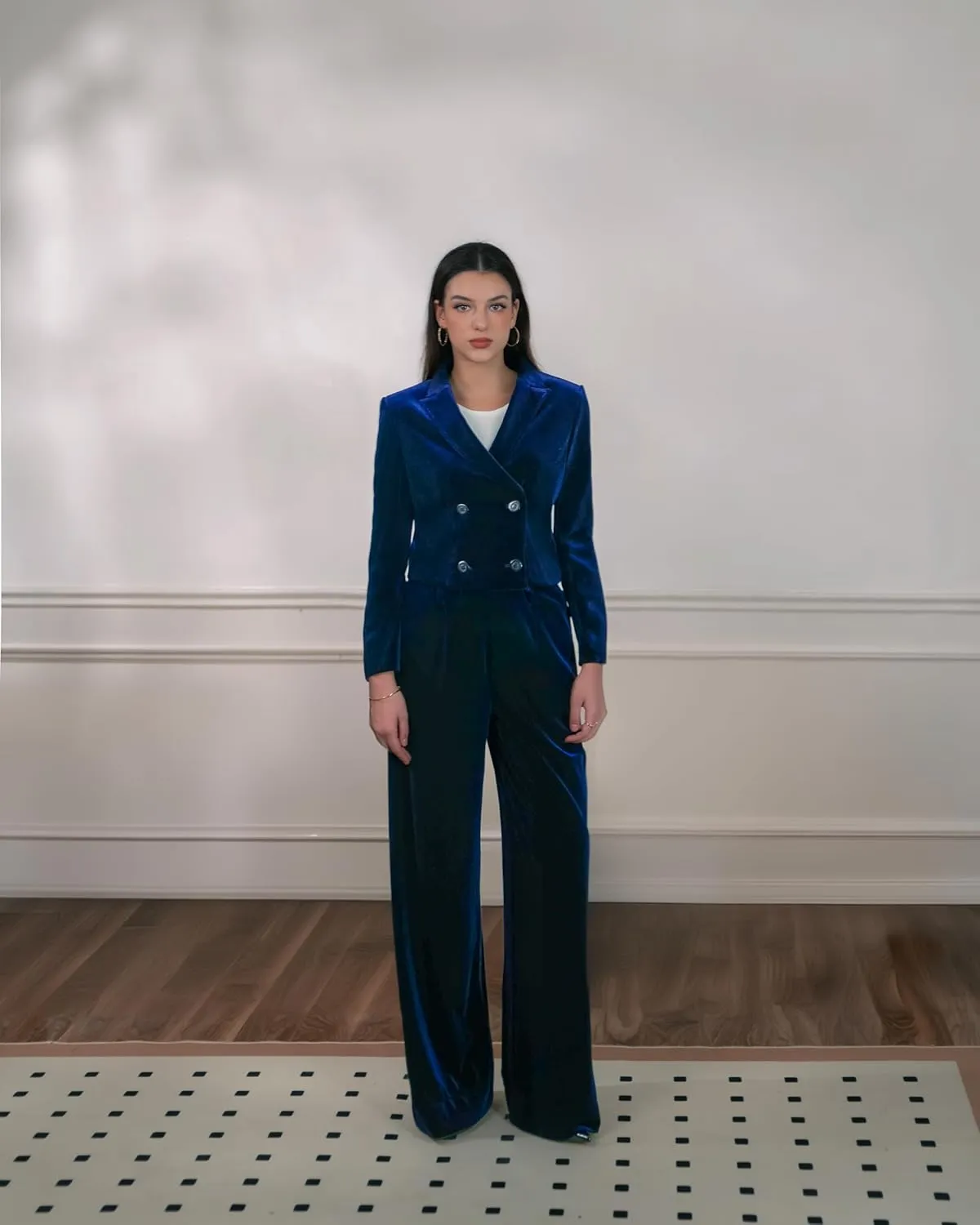 Women's Cropped Velvet Blazer  Elegant Open Front Dressy Jacket with Long Sleeves, Business Casual Blazer for Work